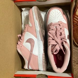 COPY - Grade school Nike dunks